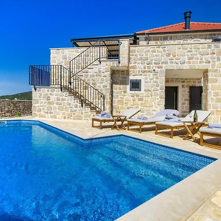 Mare Villa