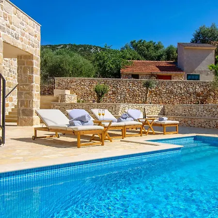 Mare Villa *